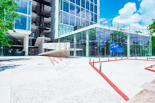 Oficna En Venta En Humana Workcenter, Playa Del Carmen.