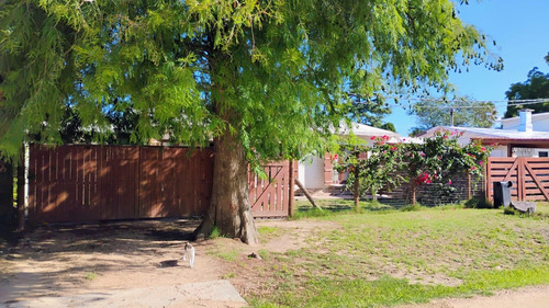 Venta Casa 4 Dormitorios Con Piscina Y Apartamento En Solymar Sur