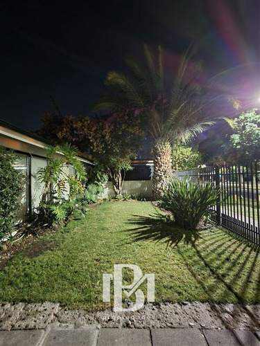 Casa En Venta De 4 Dorm. En Las Condes