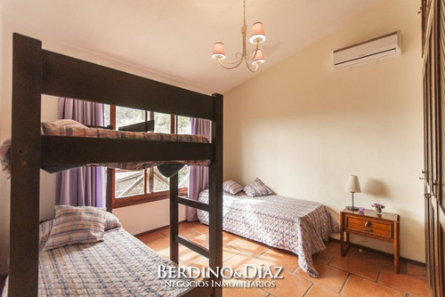 Casa En Venta En Pinares- Ref: 589