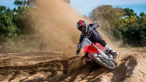 Cubierta 80 100 21 M/c 51m Michelin Starcross 5 Sand