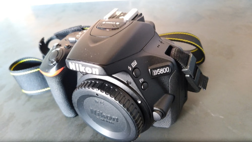 Nikon D5600 + Kit Limp. + Carreg/bat + Lente Nikon 18-105mm 