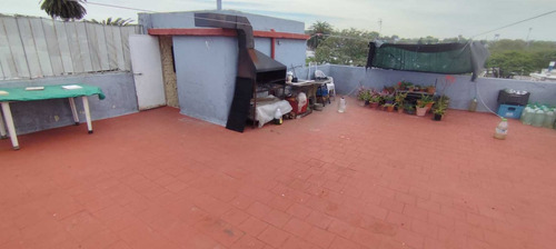Av Italia Y Comercio Prox. Tipo Casita Ph P. Alta , Buena Construcción , Pisos Pinotea, Puertas De Cedro, 75 M2 Edif + 58 M2 Terraza C/parrillero, Oportunidad !!!!