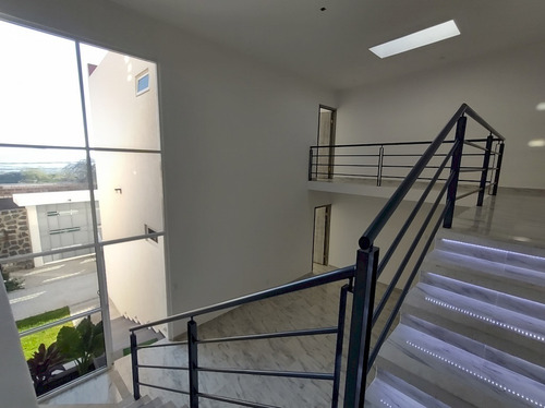 Casa Minimalista En Venta En Brisas De Cuernavaca, Temixco Morelos.