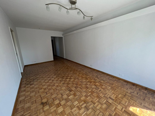 Imagen 2 de 24 de Departamento 4 Ambientes Al Frente Con Balcón Corrido Y Baulera