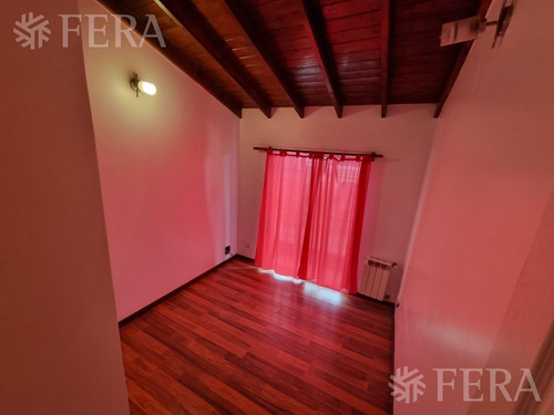 Venta De Casa 5 Ambientes Con Cochera Y Piscina En Belén De Escobar