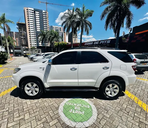 Toyota Fortuner 4.0 Sr5