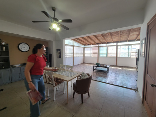 Za148 - Serralles | Pent-house Moderno En Venta | 353 M² | 4 Habitaciones | Family Room | 2 Parqueos | Ubicación Privilegiada | $350,000 Usd | #foxpiantini