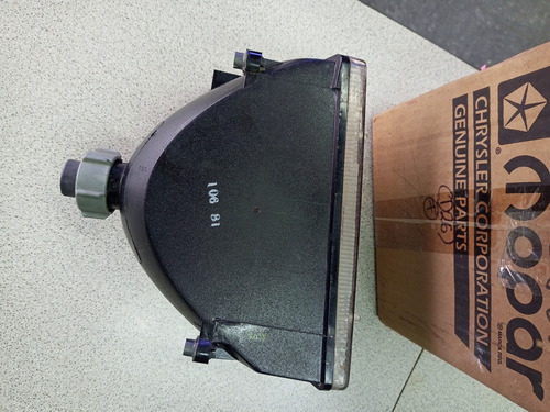 Faro Derecho Cherokee Original Mopar Usado (Usado)