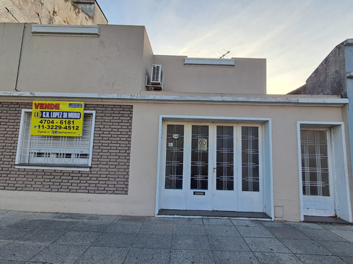 Casa 3 Ambientes C/ Garage, Patio, Jardin Y Terraza X T/ Sup.