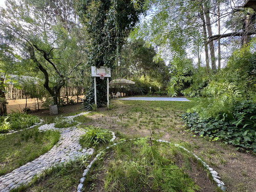 Casa De Tres Dormitorios En Venta, Pinares, Punta Del Este.