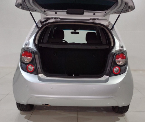 Imagem 11 de 12 de Chevrolet Sonic Hb Lt 1.6 16v 2014 Completo