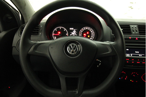 Volkswagen Vento 2.0 Confortline Mt