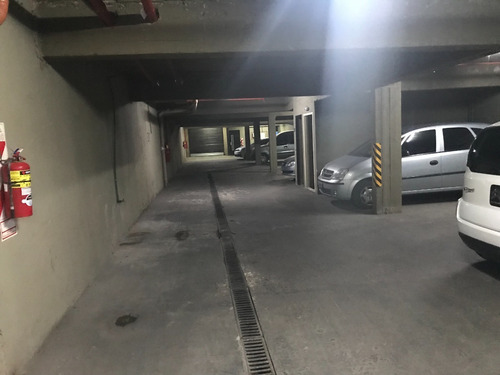 Imagen 6 de 6 de Cochera Cubierta En Venta Almagro Av Corrientes Al 3400