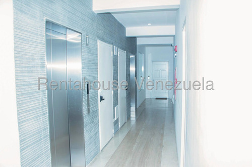 Aym Exclusivo Apartamento En Venta Club De Campo La Lagunita / Mls 25-9051