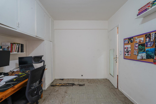 Departamento En Venta De 3 Ambientes Con Balcon En Recoleta