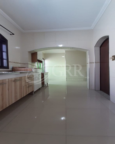 Imagem 13 de 30 de Venda - Excelente Sobrado Localização Privilegiada Em Caçapava - Com Piscina E Churrasqueira - Ca00730 - 68200591