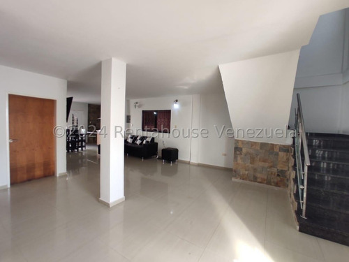 Fabuloso Townhouse En Venta Ubicado En La Morita Urb Villas Ingenio I Db 24-26702