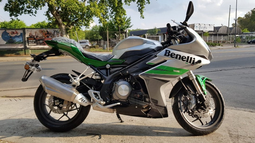 Benelli 302r Sport Metzeler Agrobikes (yamaha R3, Ninja 300)