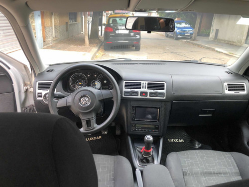 Volkswagen Bora 1.8 Highline T 180cv 2011