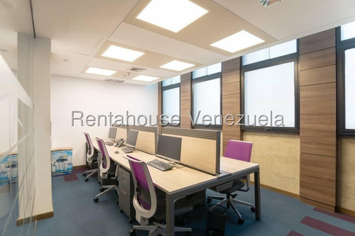 Inmejorable Oficina En Venta El Rosal, Lista Para Operar