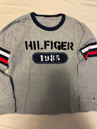 2 Remeras Manga Larga Tommy Hilfiger Talle 6/7 - Usadas