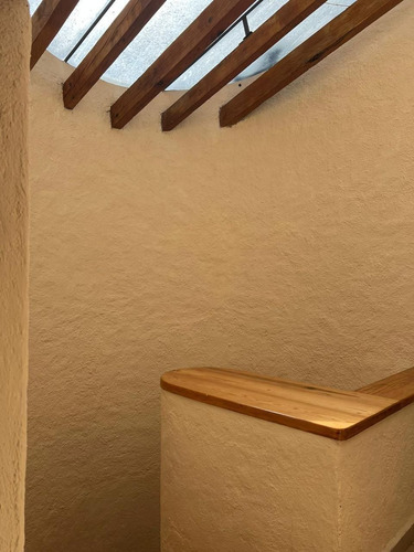 Casa En Venta En Avandaro A Dos Aguas Estilo Vallesano