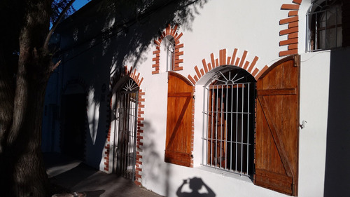 Se Vende Casa Con Apartamento 5 Dormitorios En Total En Villa Del Cerro