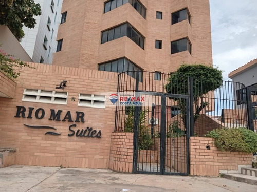 En Venta Apartamento Acogedor En El Conjunto Rio Mar Suites, Tucacas.