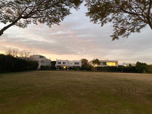 Imagen 1 de 5 de Excelente Lote En Barrio El Golf Nordelta