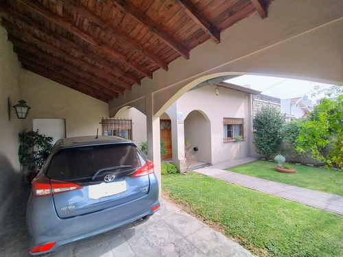 Venta Casa 5 Amb. Quincho Y Parque Apta Crédito!temperley