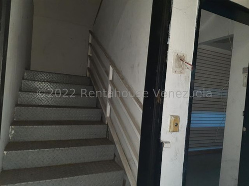 Imagen 5 de 10 de Galpón En Venta En Av. Fermín Toro. San Juan De Los Morros. 22-23073