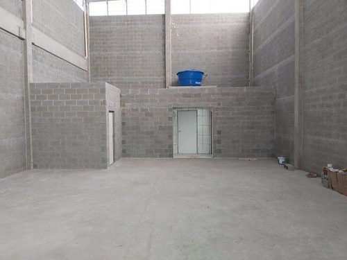 Imagem 3 de 6 de Galpão Para Alugar, 390 M² Por R$ 7.000/mês - Chácara Do Solar I (fazendinha) - Santana De Parnaíba/sp - Ga0221