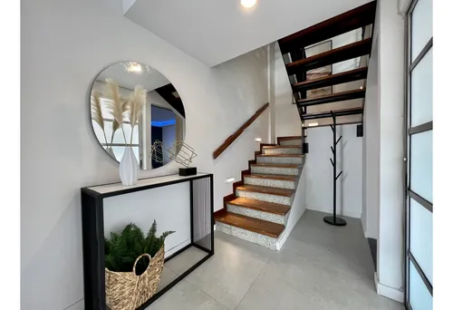 150m2 Casa En El Poblado