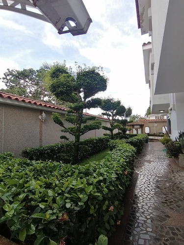 Imagen 18 de 28 de Fernando Guerrero Vende Casa-quinta De Esquina En Urb. La Viña