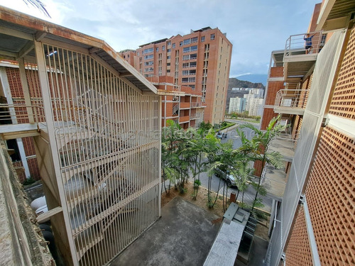 En Venta Ph En El Encantado. Anv