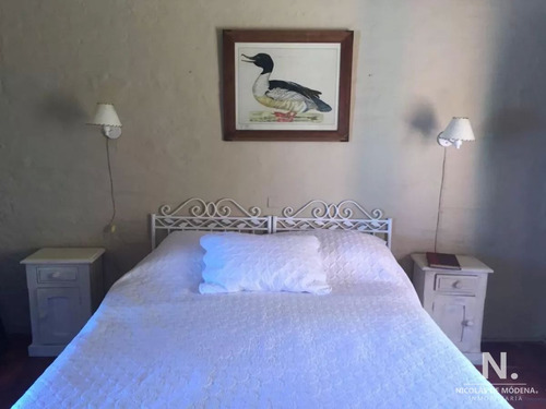 Chacra De 6 Dormitorios, Con Piscina En Venta Enla Barra.