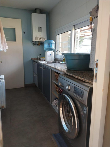 Casa En Venta - 4 Dormitorios 4 Baños - San Rafael