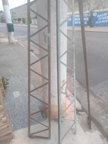 Imagem 1 de 4 de Trelissas De Ferro Medida Total 7 Metros E Meio