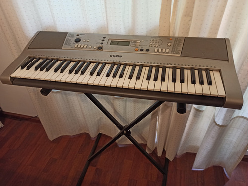 Teclado Yamaha E313