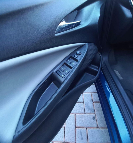 Chevrolet Onix Plus 10tat Pr1