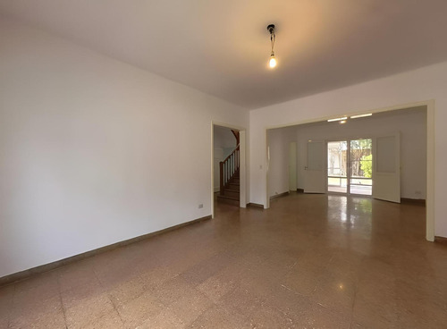 Casa En Venta De 3 Dormitorios - Garage - Jardin - En Barrio Parque Cornelio Saavedra