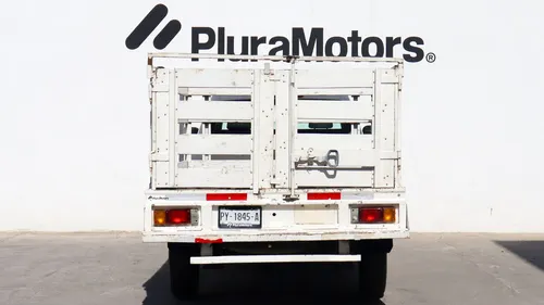 Nissan NP300 2.5 Estacas Dh Aa Mt