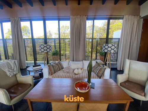 Casa - Santa Monica