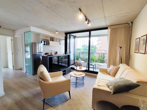Venta Apartamento 2 Dormitorios. Piso Alto Sobre Av. Libertador. Balcón Soleado