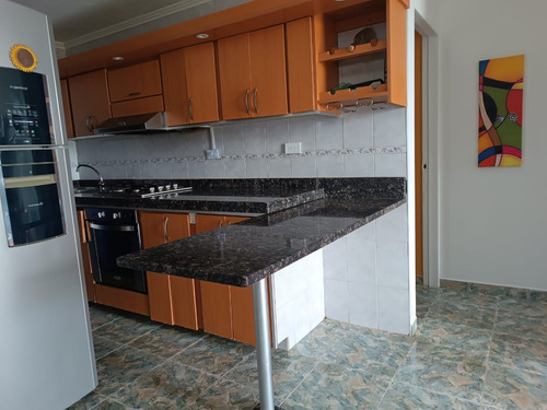 Apartamento En Valencia. Res Los Laureles. (spatrc-22)