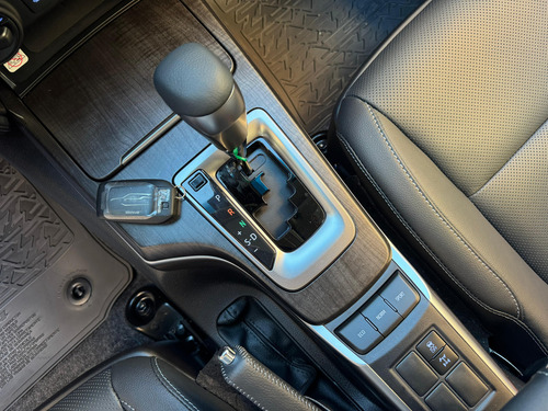 Toyota Hilux SW4 2.8 SRX At