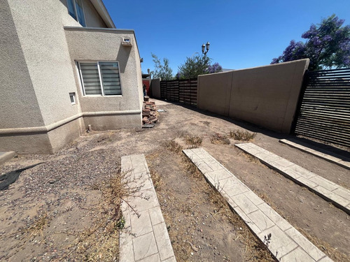 Casa En Terreno De 320 M2 En Laguna Del Sol, Padre Hurtado.