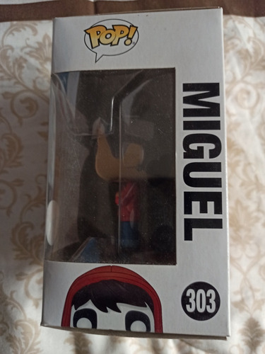 Funko Pop Disney Pixar Coco Miguel Chase Vinyl Figure (Usado)