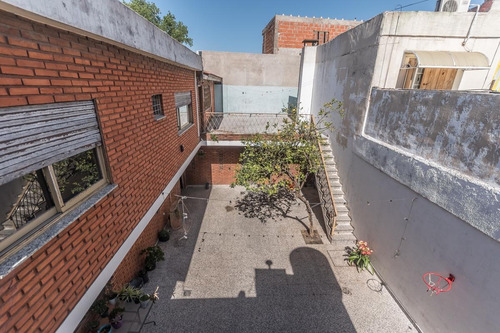 Imagen 26 de 30 de Venta · Casa Multifamiliar · Patio · Terraza · Cochera · Departamento Independiente · Ideal Renta